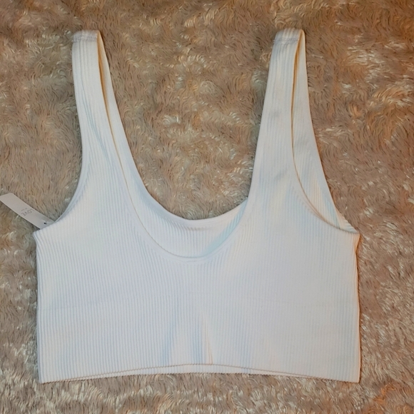 Love by Gap - Ribbed Crop Top/Seamless Bralette - Picture 2 of 4
